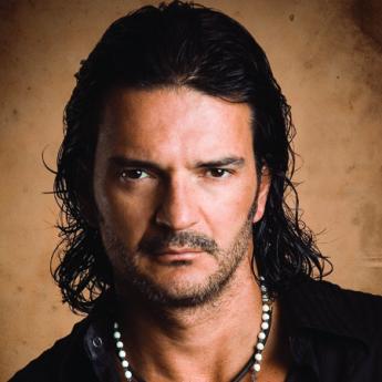 A Siete Metros - Ricardo Arjona